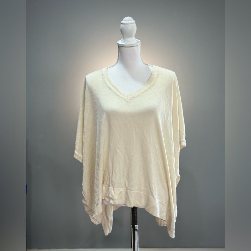 SALE! Off-White Ann Taylor Poncho Free Sleeve Sweater Size XS/S EUC